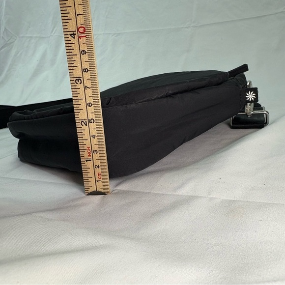 Athleta Crossbody Bag Black Adjustable Strap Belt Sport - Picture 8 of 9